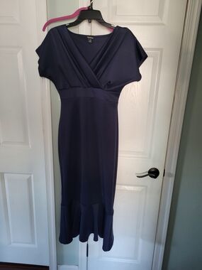 boohoo Navy Short-Sleeve V-Neck Midi Dress